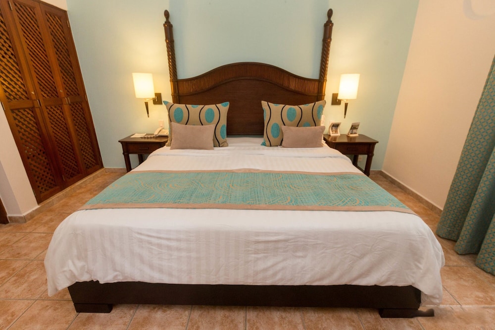 Gran Ventana Beach Resort 24/69