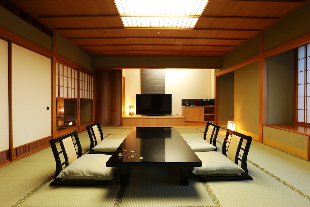 Hotel Sakurai 32/40