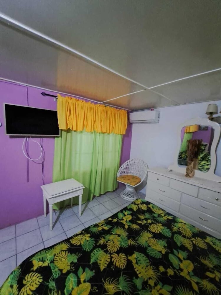 Pinkhibiscus Guest House 11/50