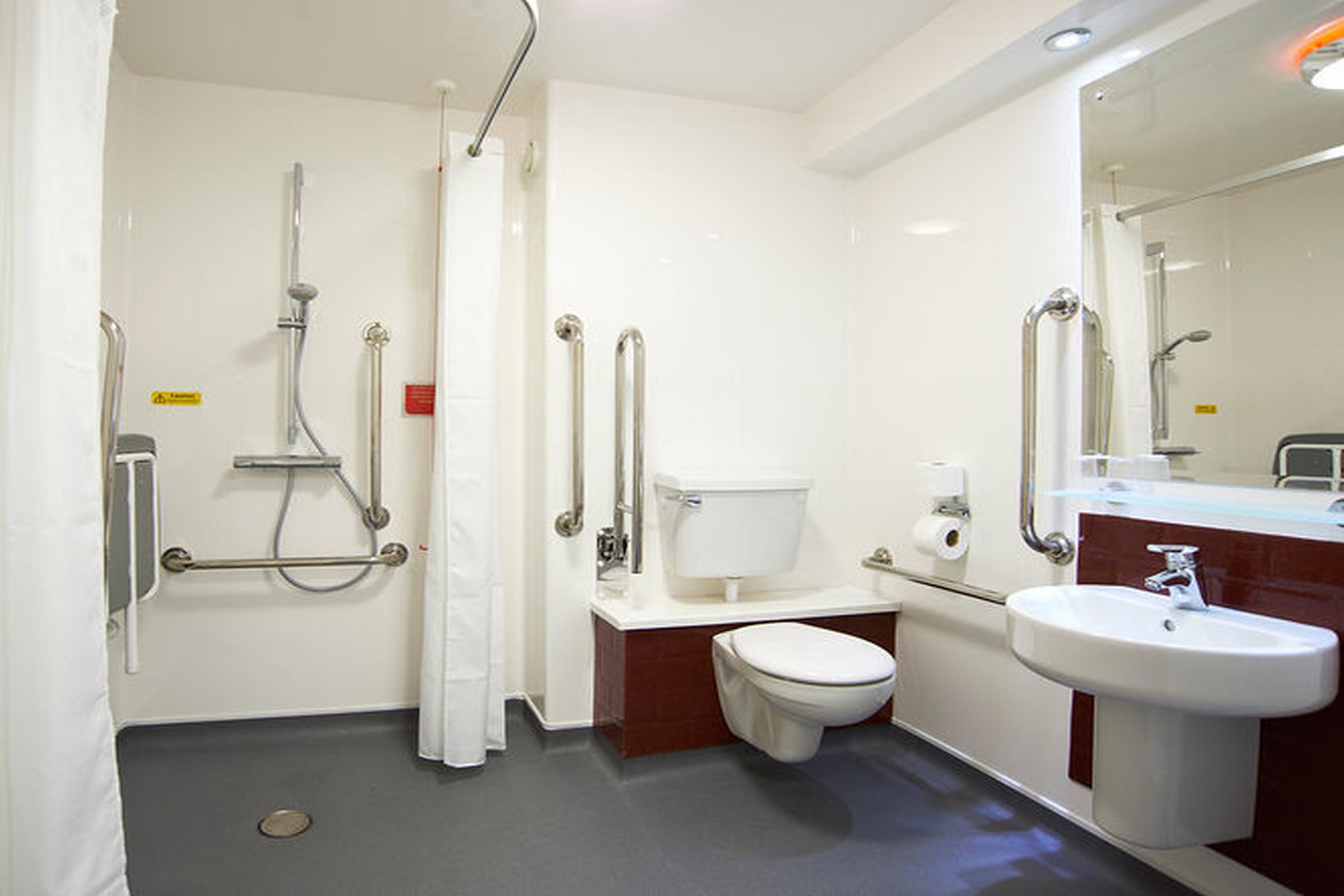 Travelodge Camberley Central 26/29
