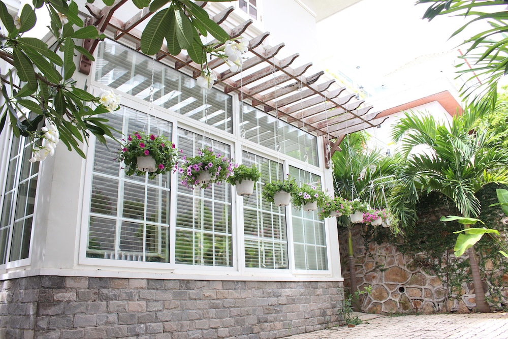 Des Ami Villa 4/34