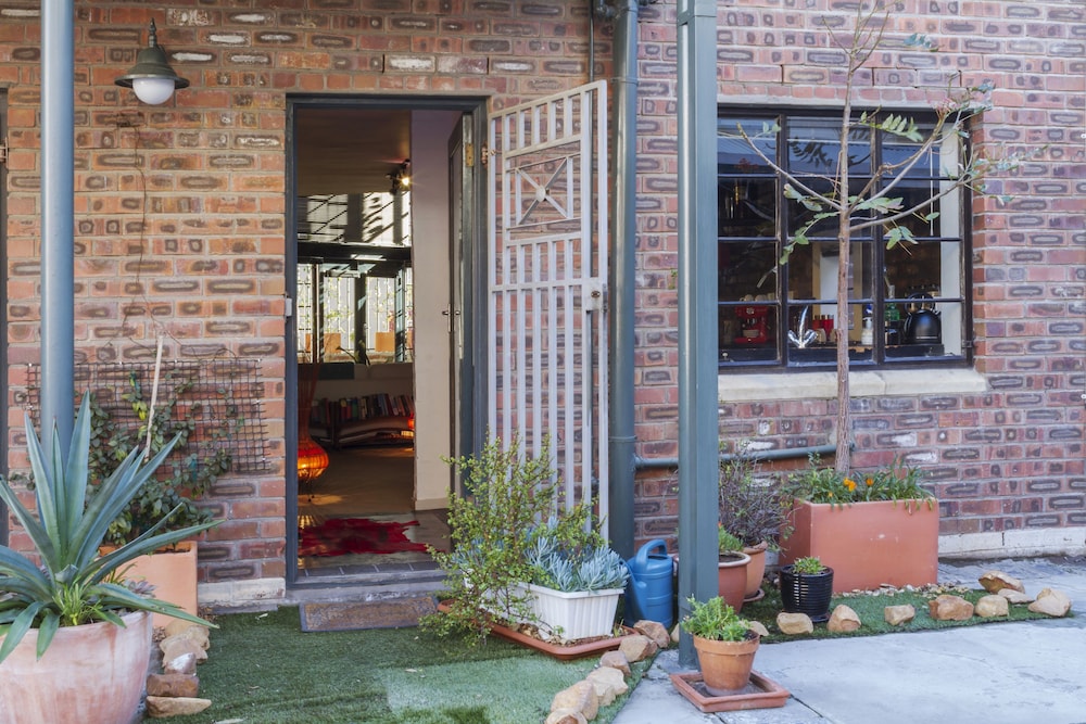 Chic Loft In The Heart Of Cape Town 2/29
