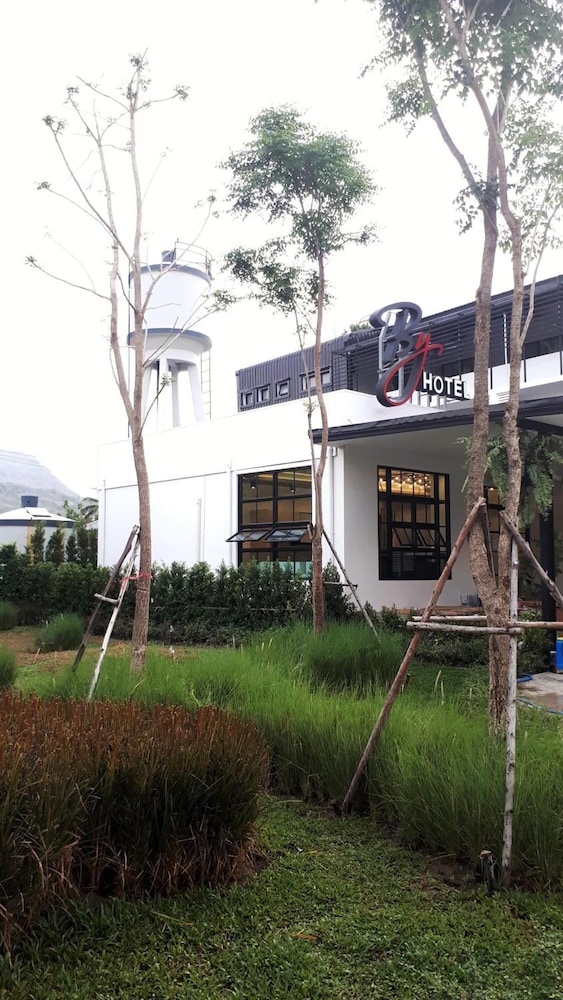 B Y Hotel Kanchanaburi 58/63