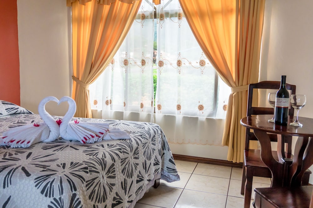 Hotel Vista Del Cerro 8/31