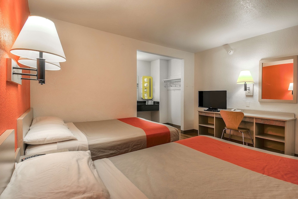 Motel6 Chino, CA - Los Angeles Ontario 21/38