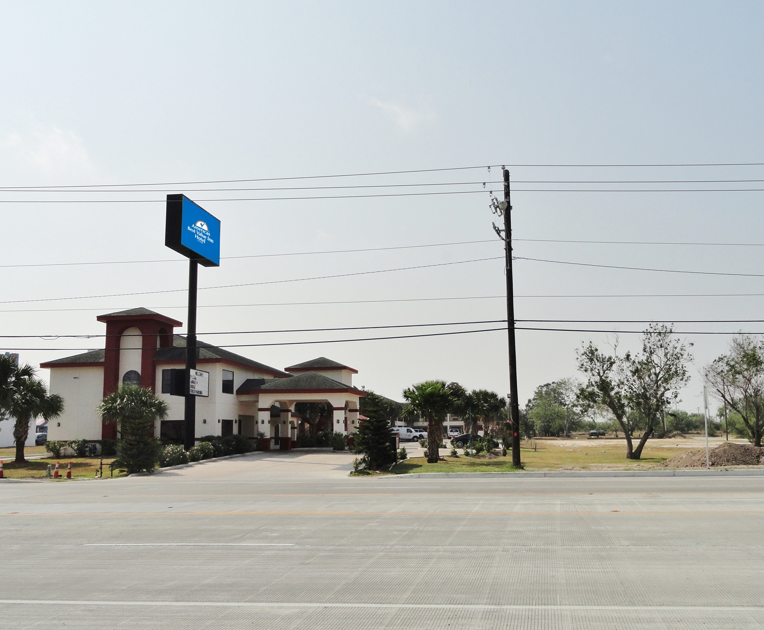 Americas Best Value Inn Brownsville 1/35