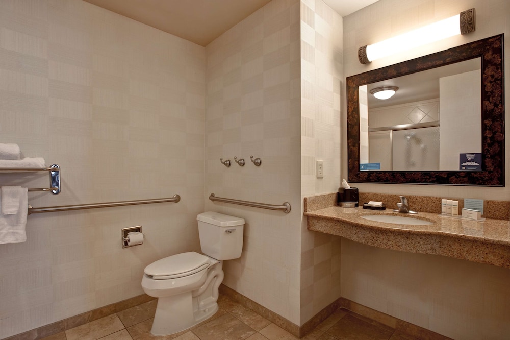 Hampton Inn & Suites Greenville Downtown RiverPlace 6/52