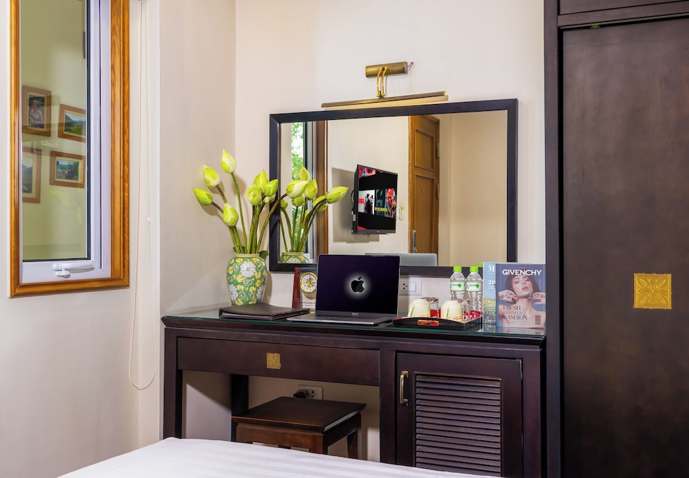 CENTRE POINT HANOI HOTEL 62/62