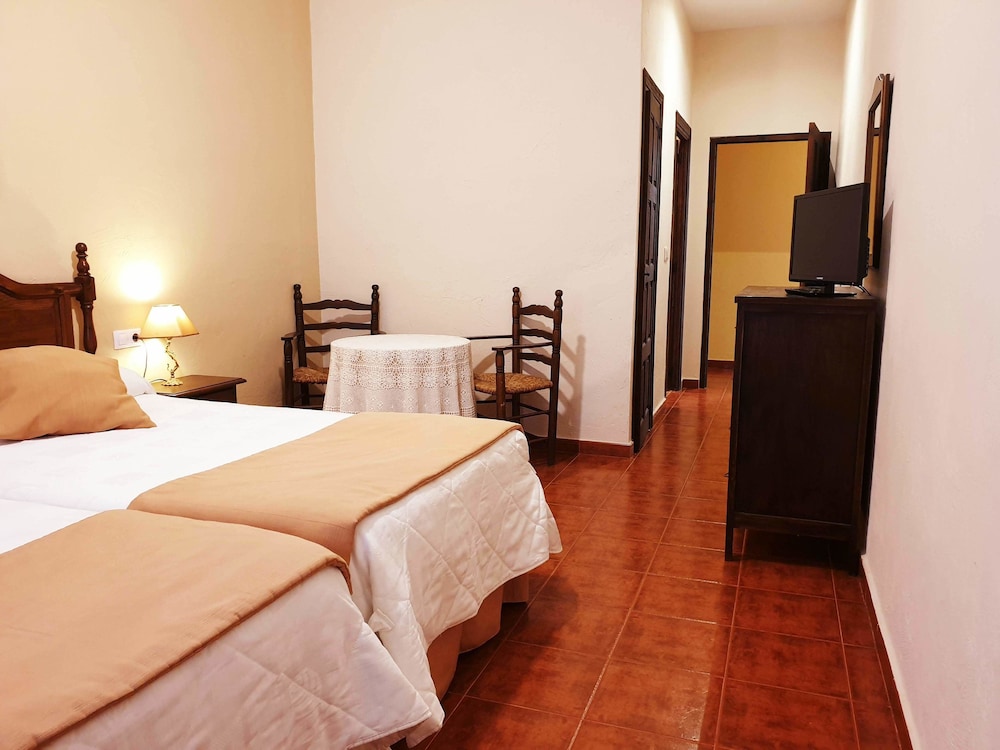 Hotel Val De Pinares 12/34