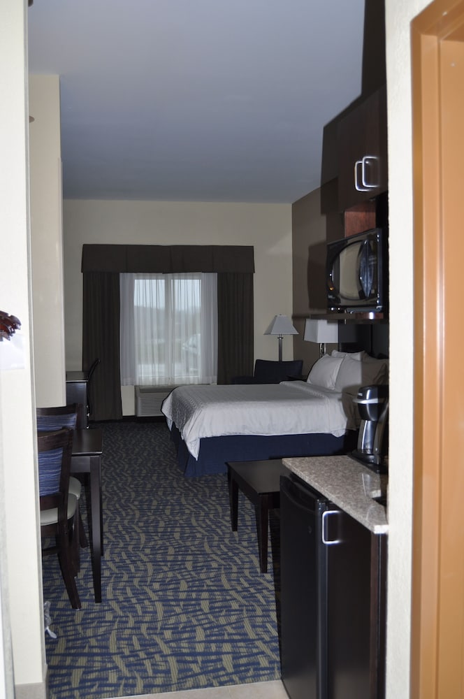 Holiday Inn Express And Suites Lebanon 21/40