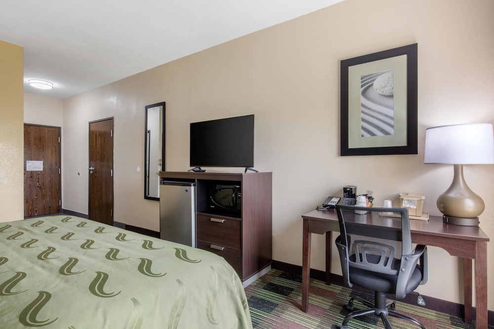 Quality Inn Cadiz, KY 22/40