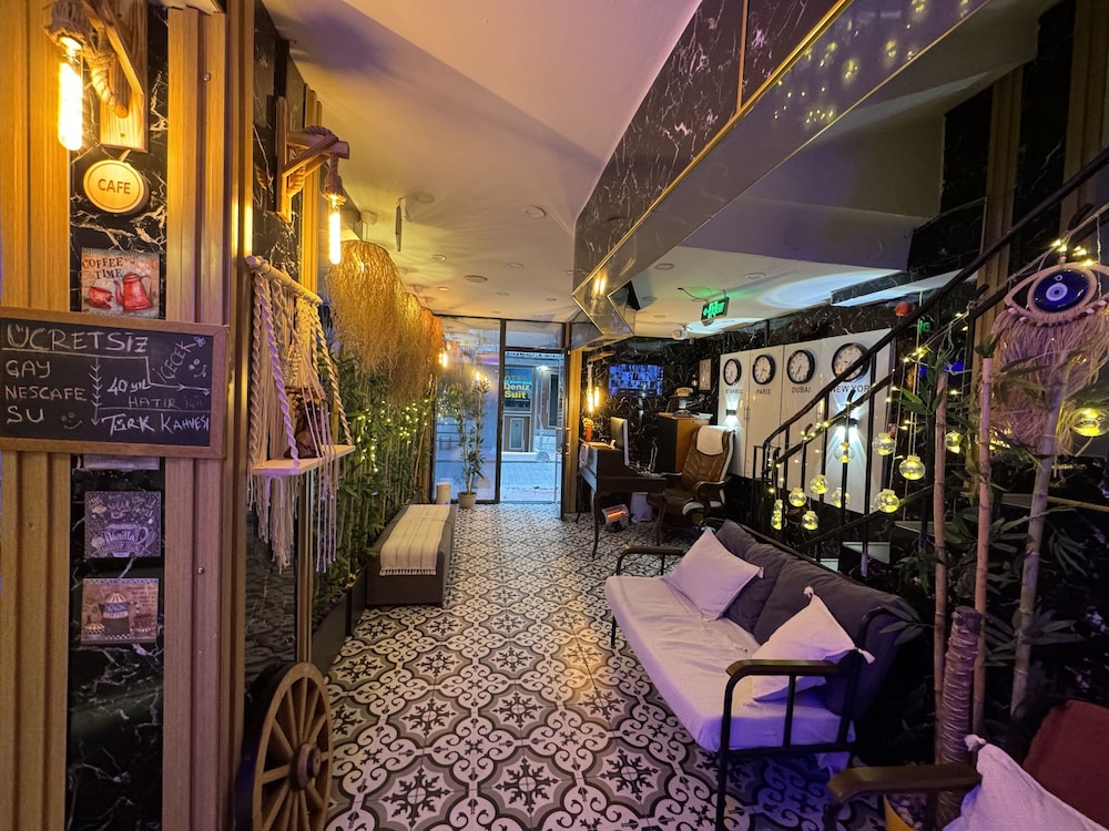 The Little Prince Hotel 33/48