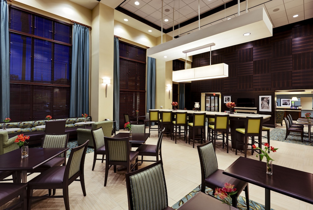 Hampton Inn & Suites Mahwah 40/60