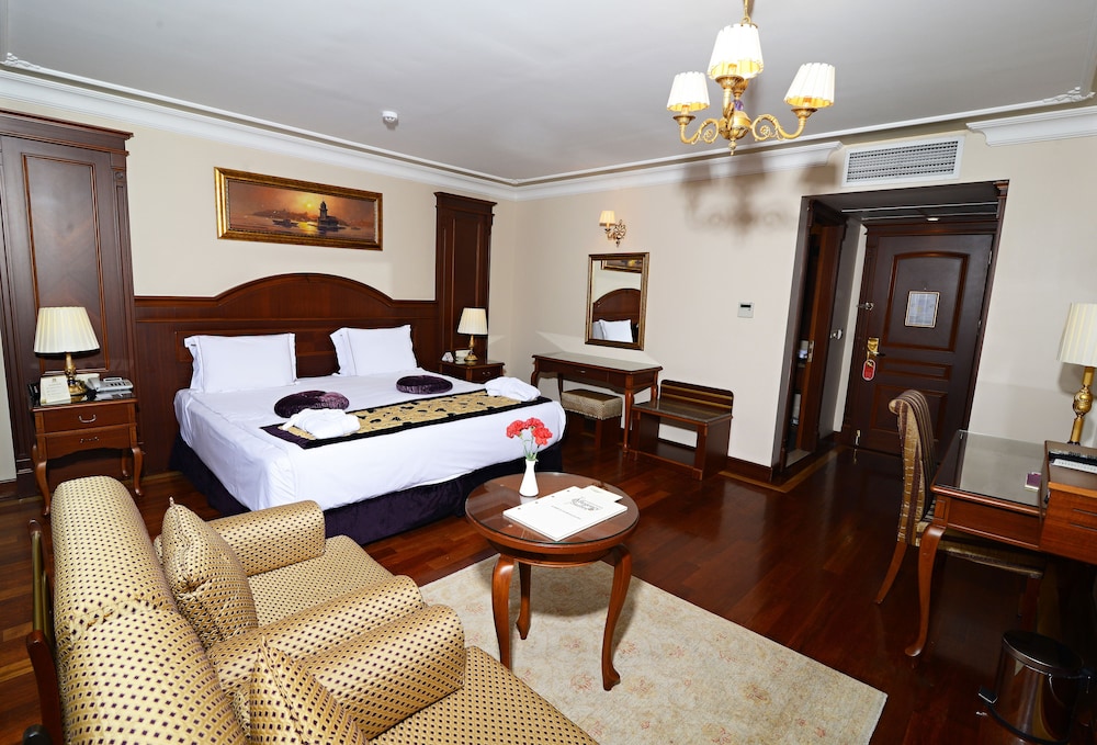Glk Premier Regency Suites And Spa 51/74