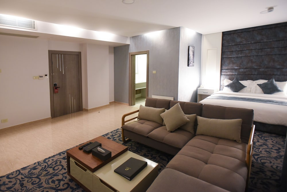 OPAL HOTEL 34/50