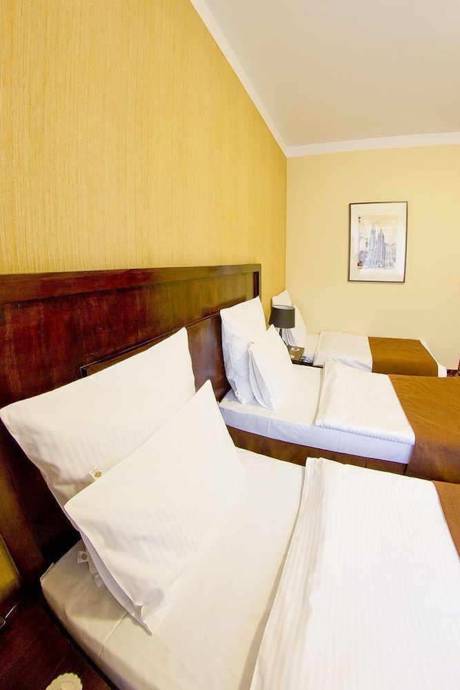 Columbus Hotel 20/50