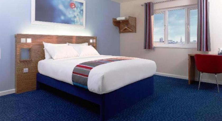 Travelodge Southport 11/17