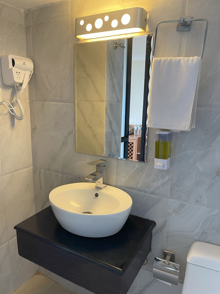 Hotel Himalayan Villa Pvt Ltd 50/50