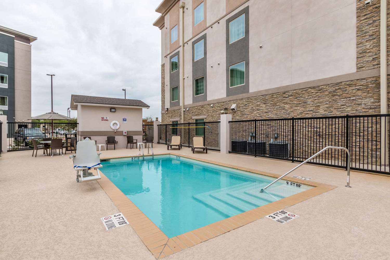 Sleep Inn and Suites College Station Area 46/46