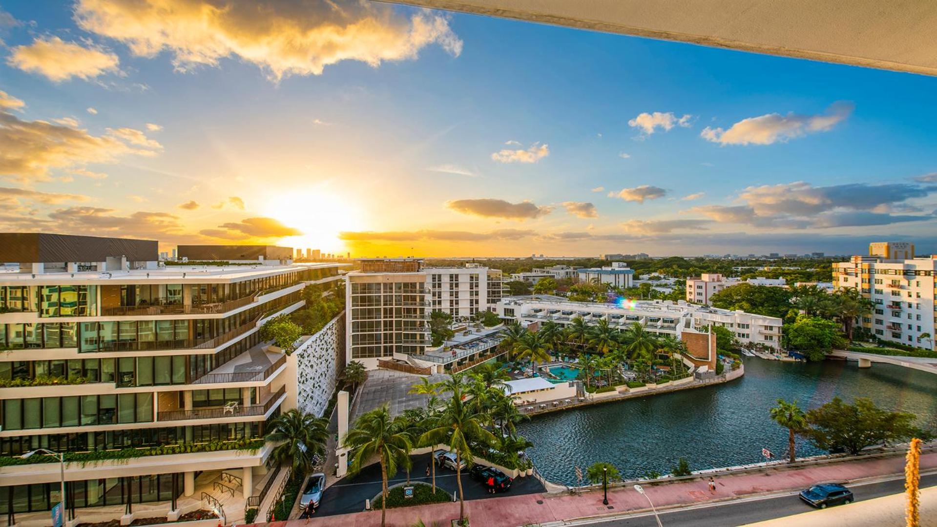 Luxurious Private Condo at 1 Hotel & Homes -945 23/28
