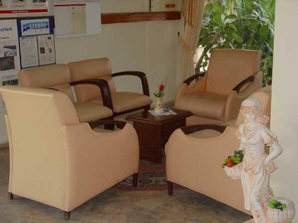 Amos Hotel 33/54