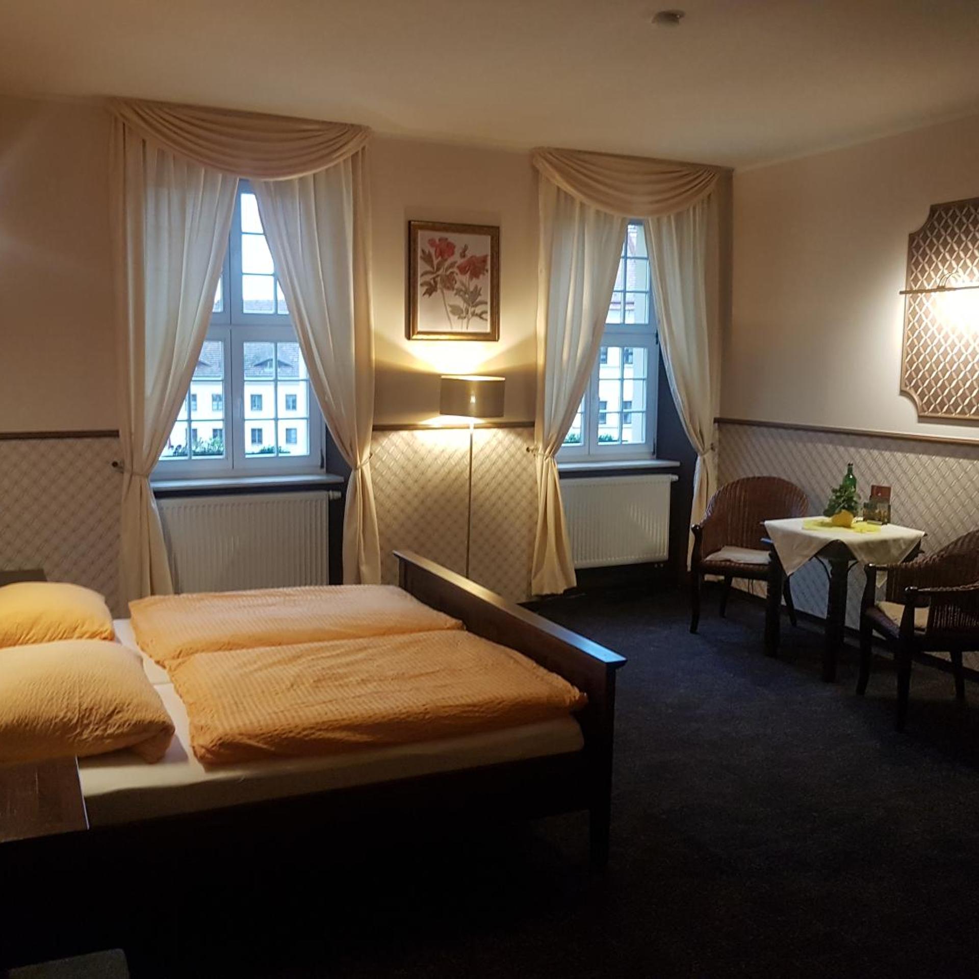 غرفة كبيرة بسرير مزدوج، Gotikhotel Frenzelhof 6/10