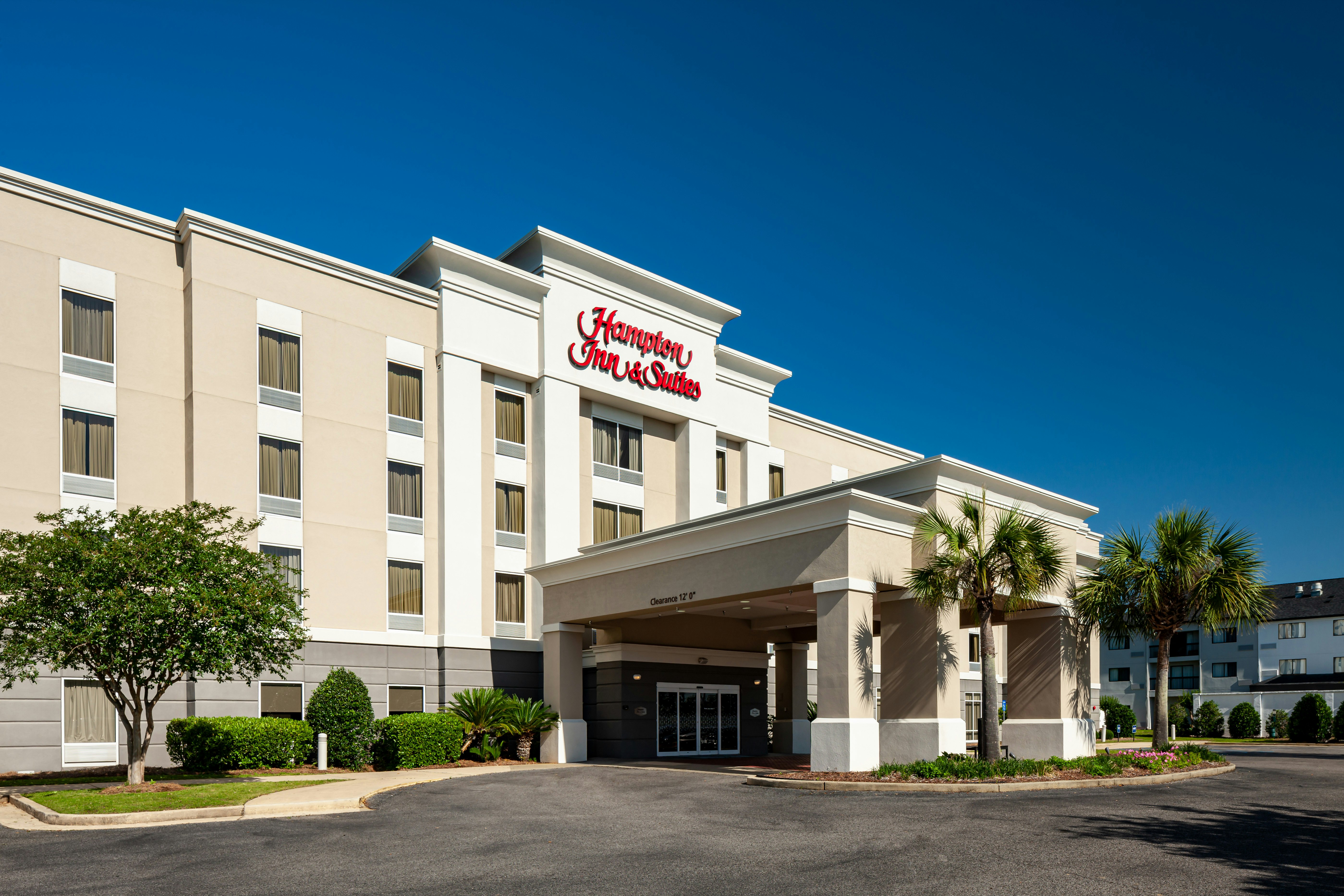 Hampton Inn Suites Mobile I 65at Airport Blvd 48/52
