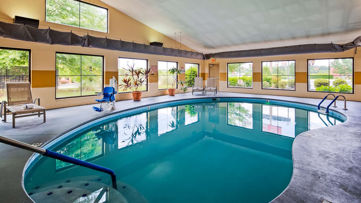 Best Western Plus Strawberry Inn & Suites 16/31