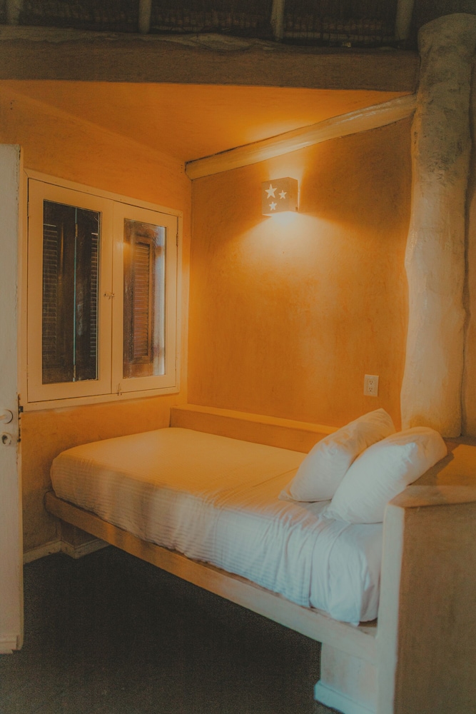 Deluxe, 1 King and 1 Single Beds, Ocean Front، Villa Las Estrellas 3/7