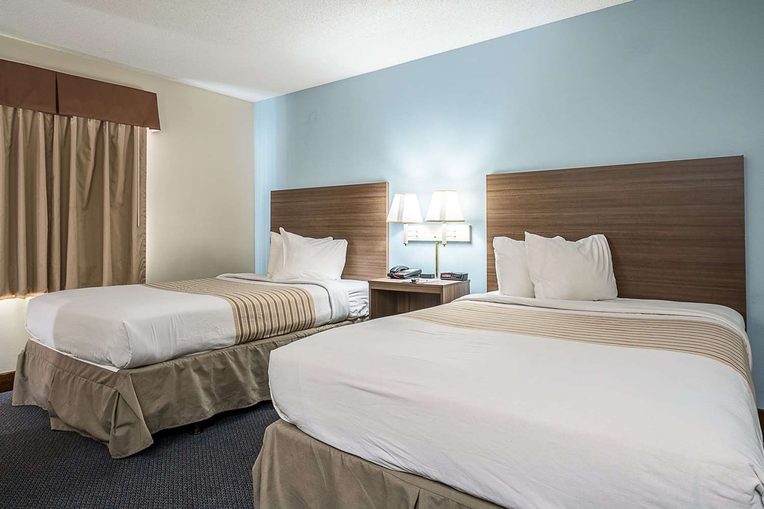 EFFICIENCY, 2 DOUBLE BEDS, ACCESSIBLE