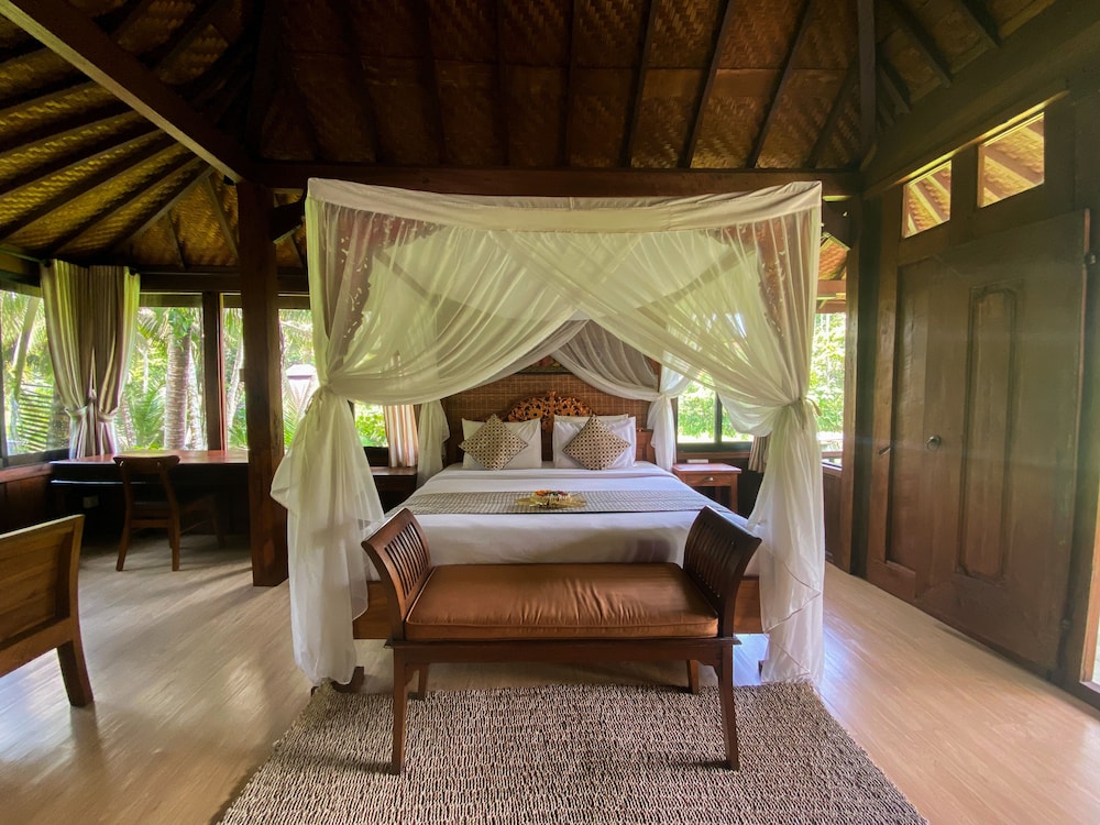 DELUXE, SUITE, GARDEN VIEW