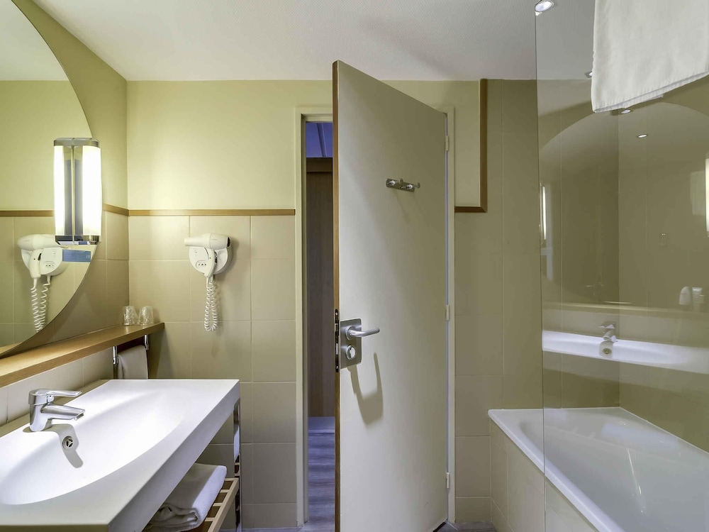 MERCURE PARIS ORLY RUNGIS 69/71