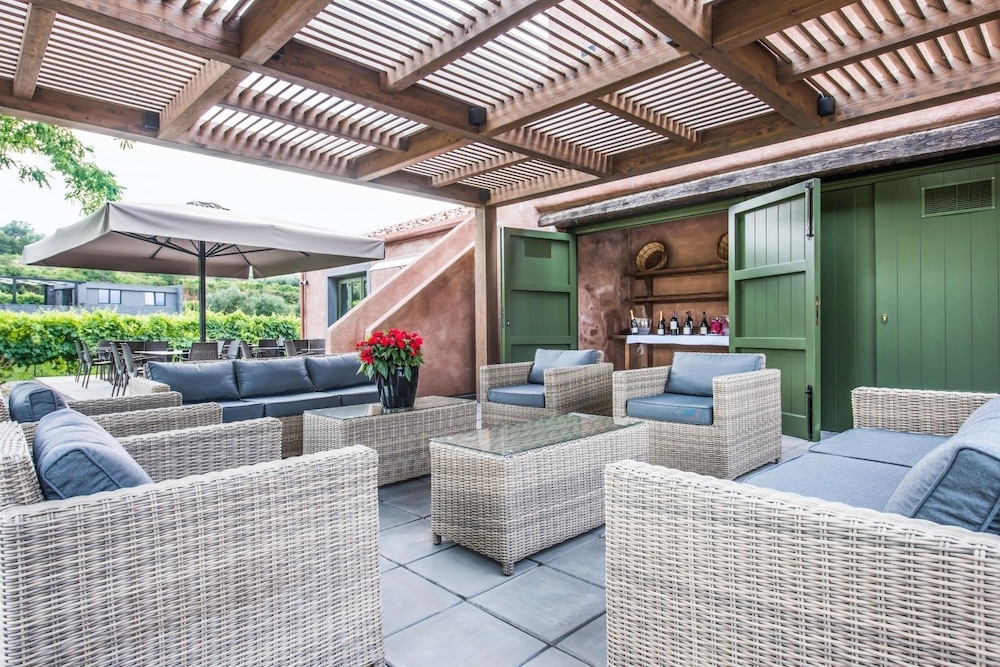 Cavanera Etnea Firriato Hospitality 45/68