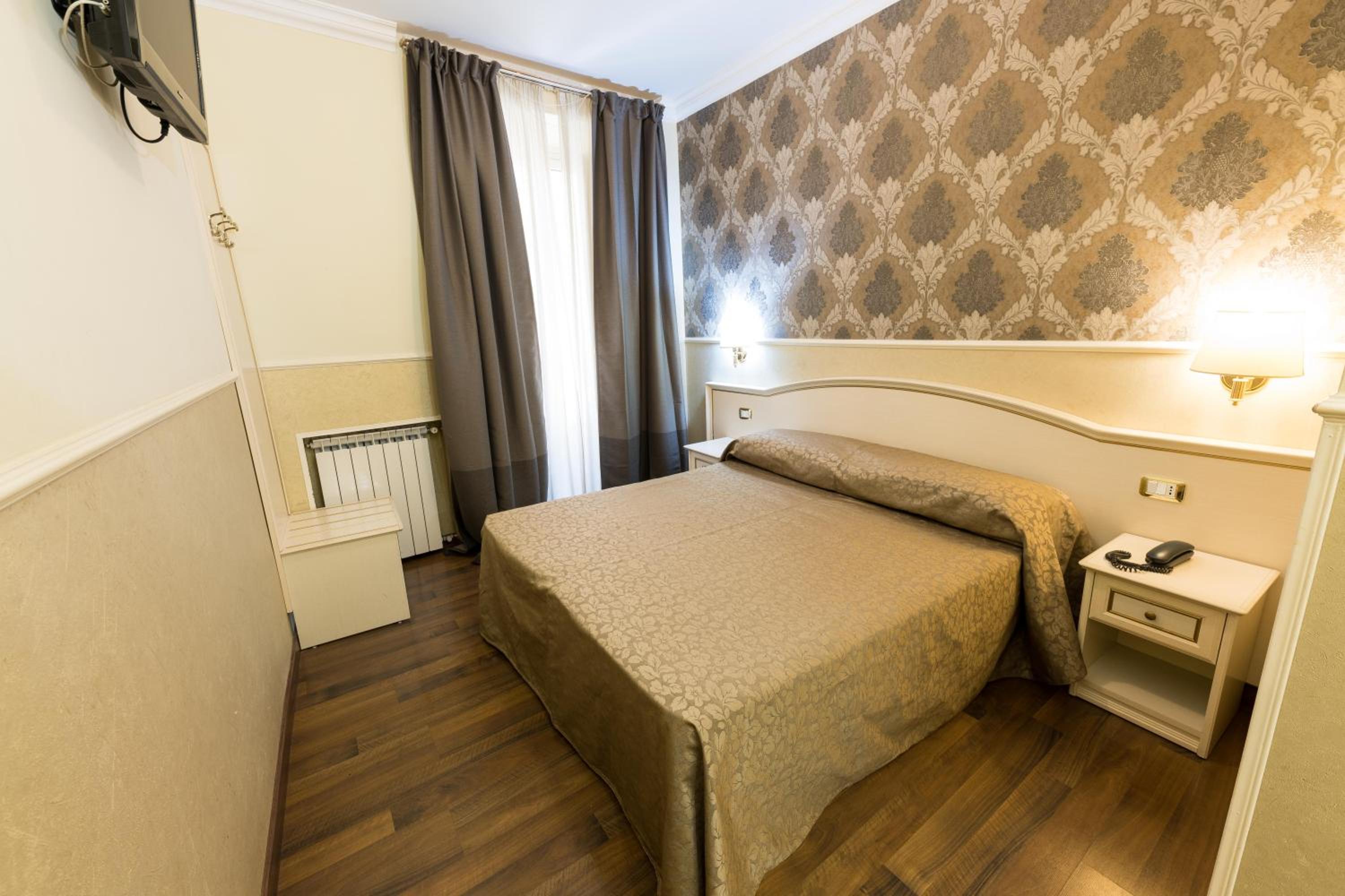 Room, Double Bed, Separate Building، Anfiteatro Flavio 5/9