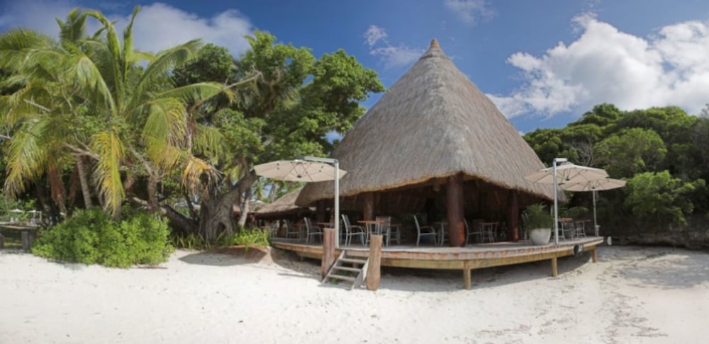 Oure Lodge Beach Resort 8/47