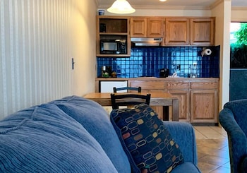 Coachman Inn Suites 27/64