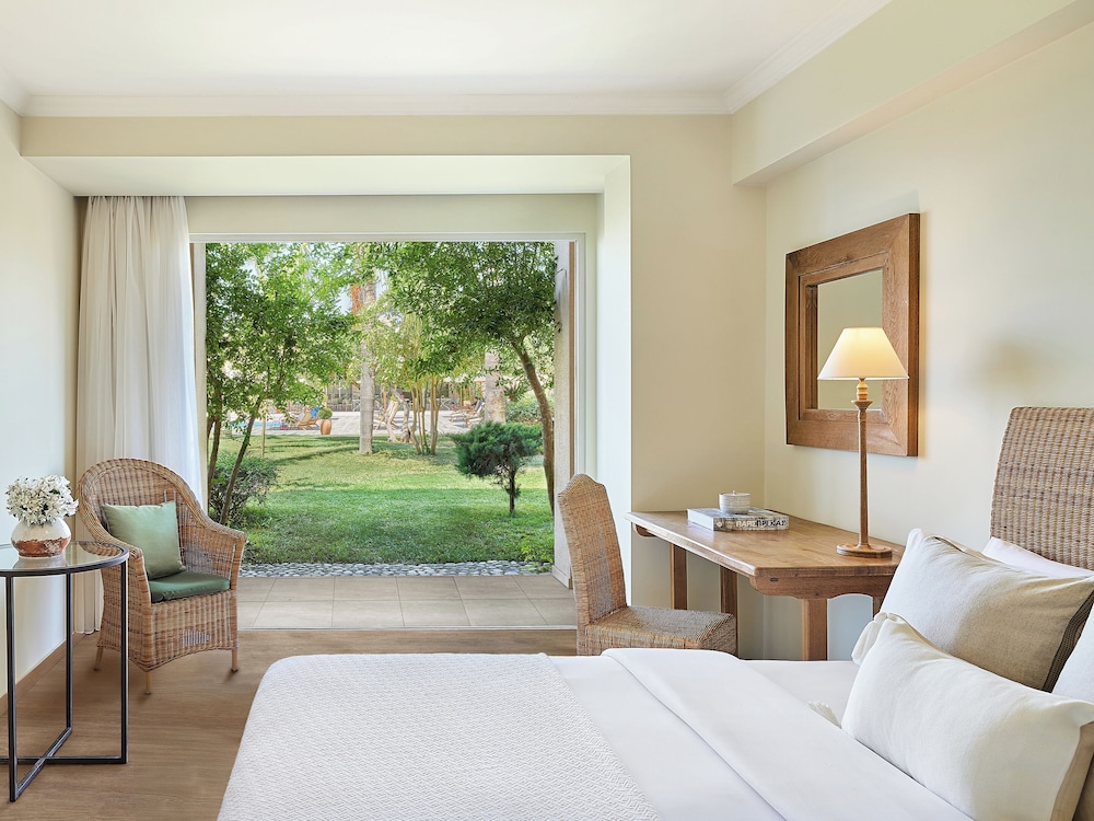 2 BEDROOMS, LUXURY, SUITE, PRIVATE GARDEN