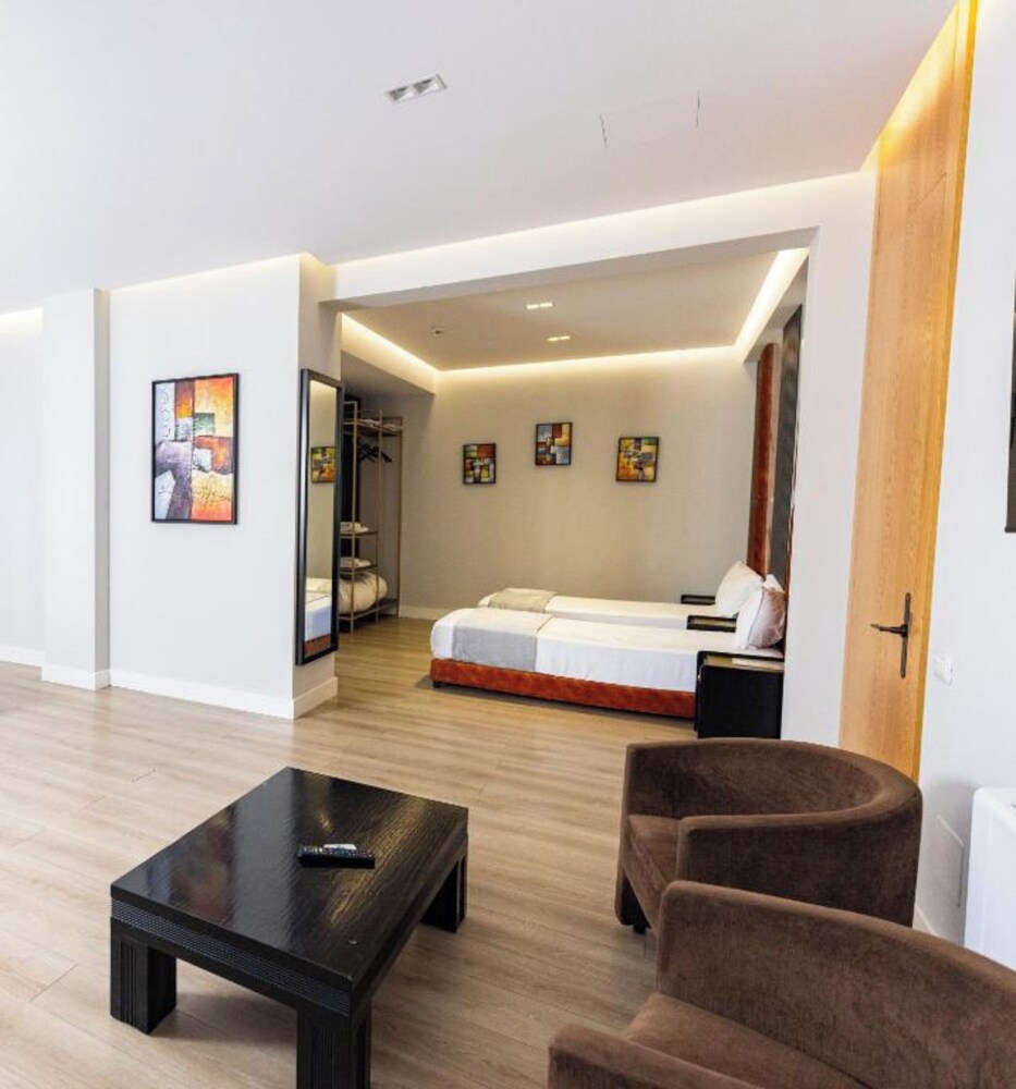 Oxygen Boutique Hotel Tirana 8/55
