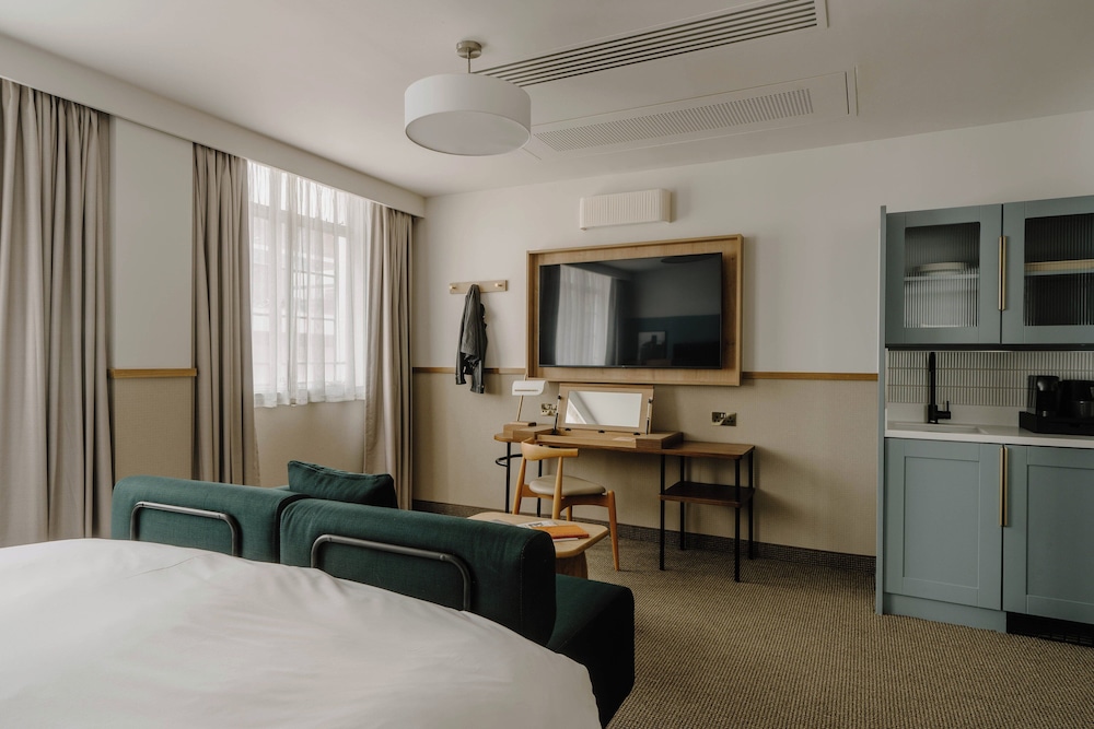 جناح بسرير كوين بغرفة نوم واحدة بمطبخ صغير، Club Quarters Hotel London City 2/9