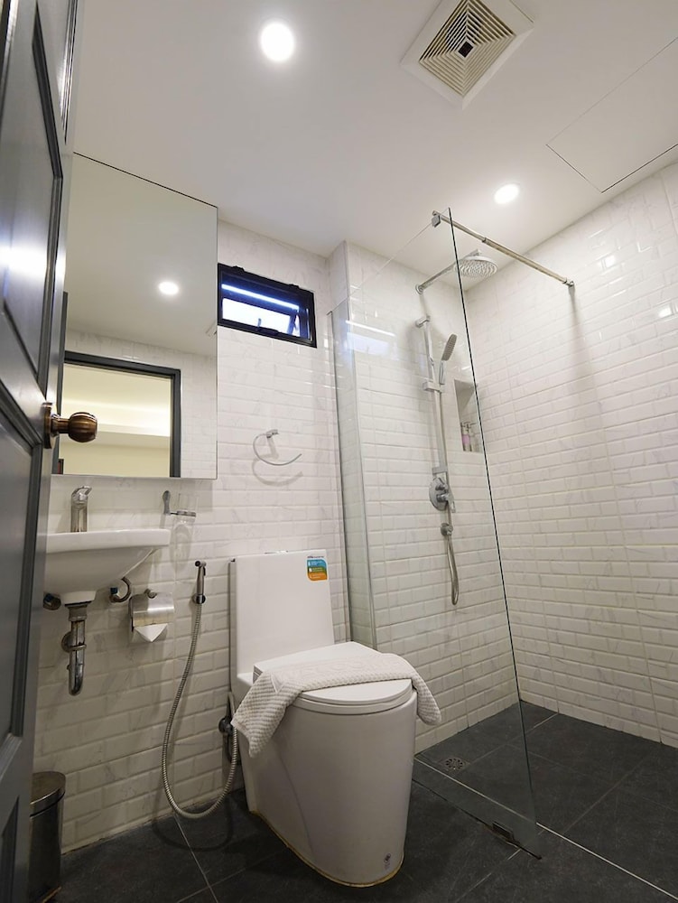 RoomQuest Sukhumvit36 BTS Thonglor (ex Ongkara Bangkok) 39/39