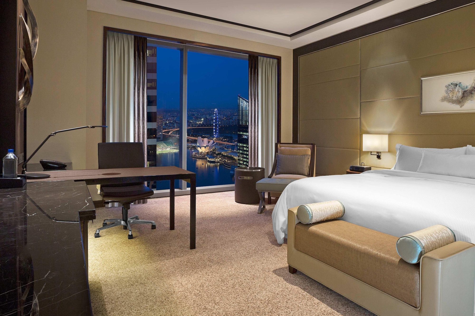 غرفة بسرير كينج، The Westin Singapore 4/7