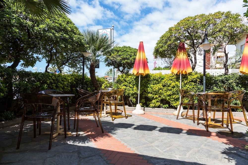 Hotel Ambasciatori 49/62