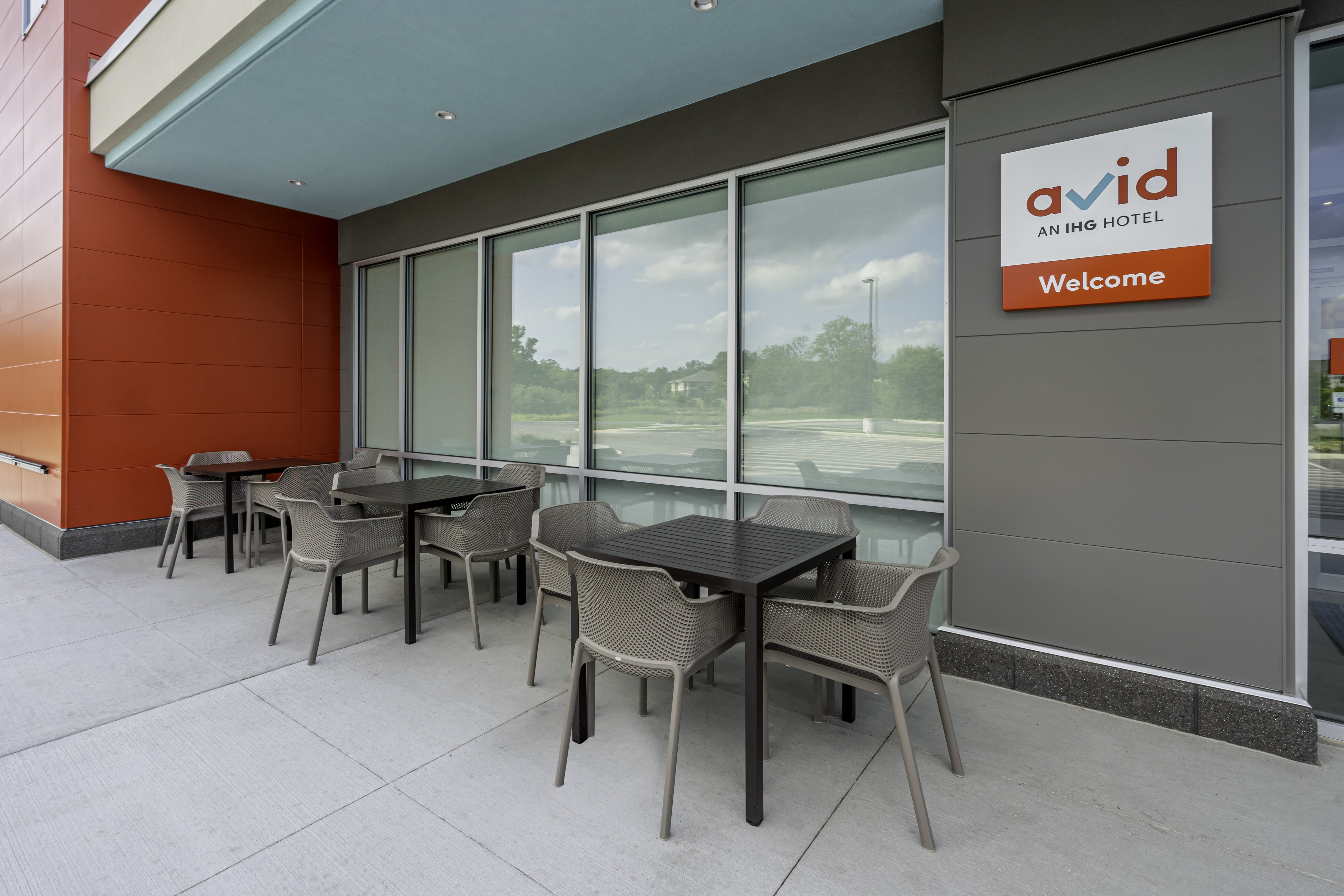 avid hotels Milwaukee West - Waukesha 19/37