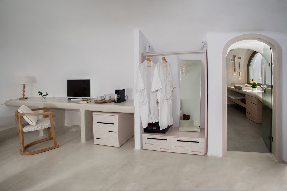 Aperto Suites - Adults Only 34/50