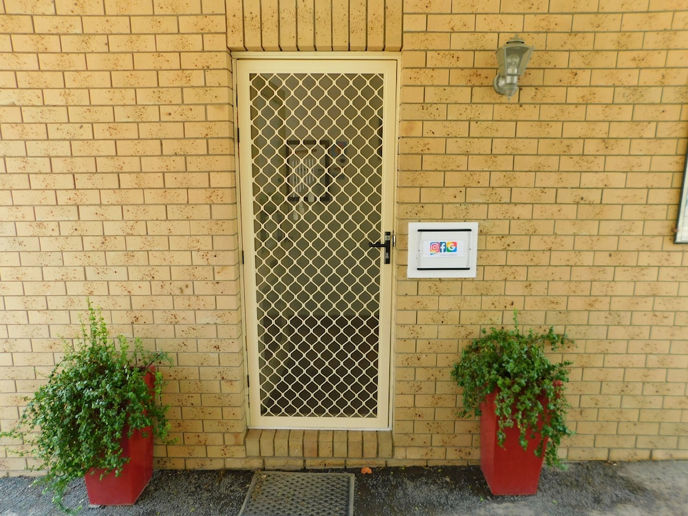 Hatton Vale Motel 32/41