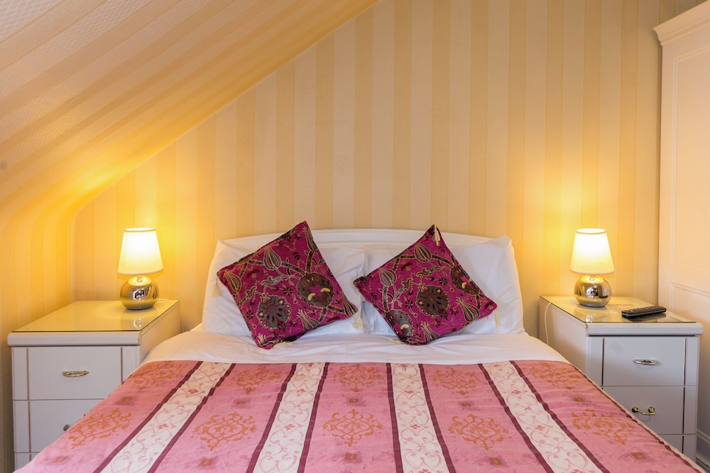 Menzies Guest House 16/27