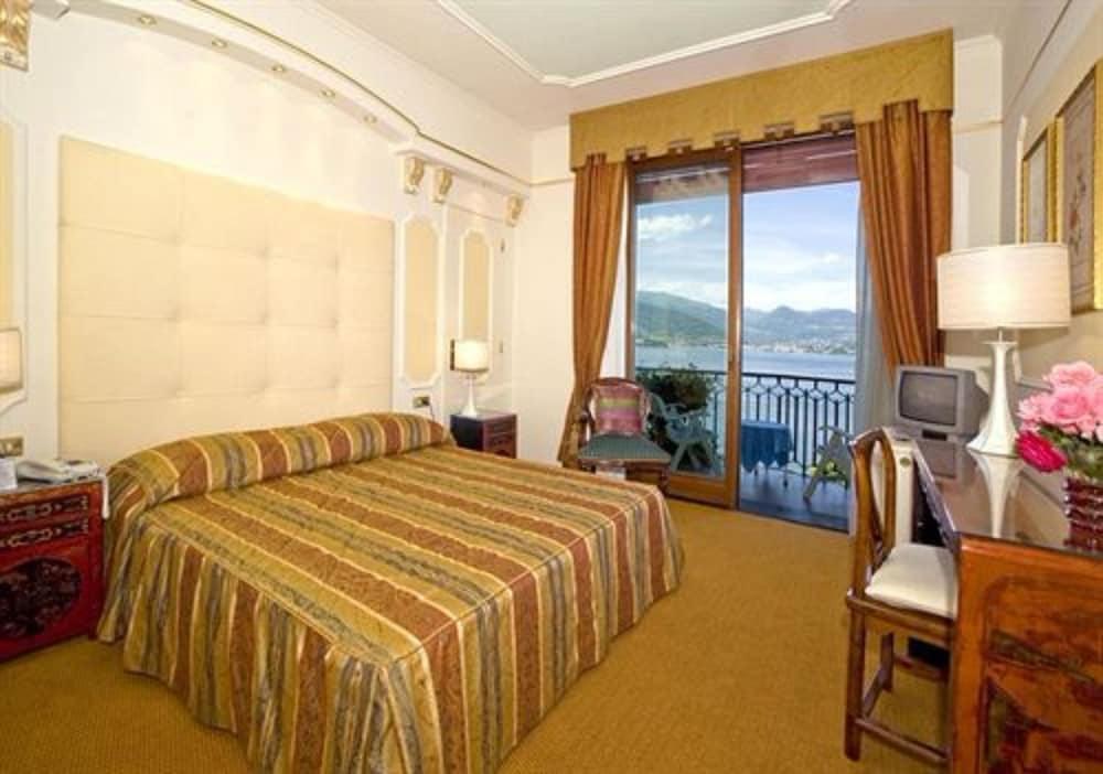 DELUXE, DOUBLE BED