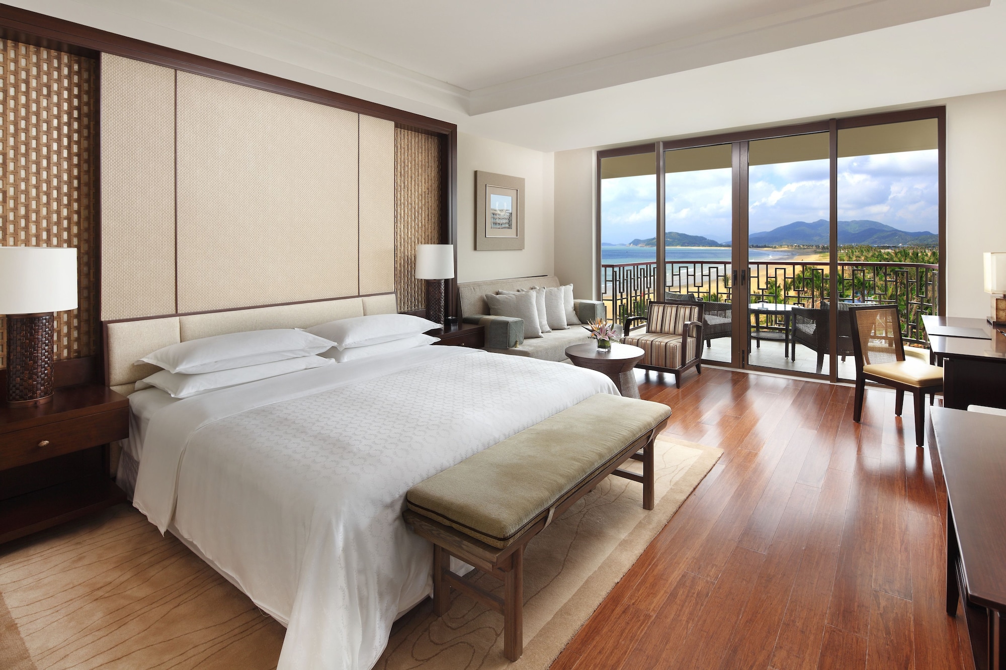 Room, King Bed, Golf Course View