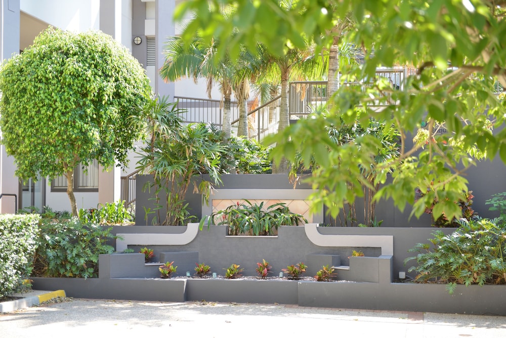 The Oasis Apartments 7/66