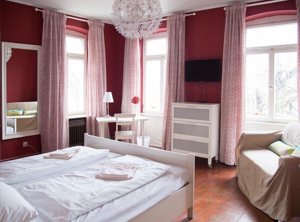 ROOM, QUADRUPLE